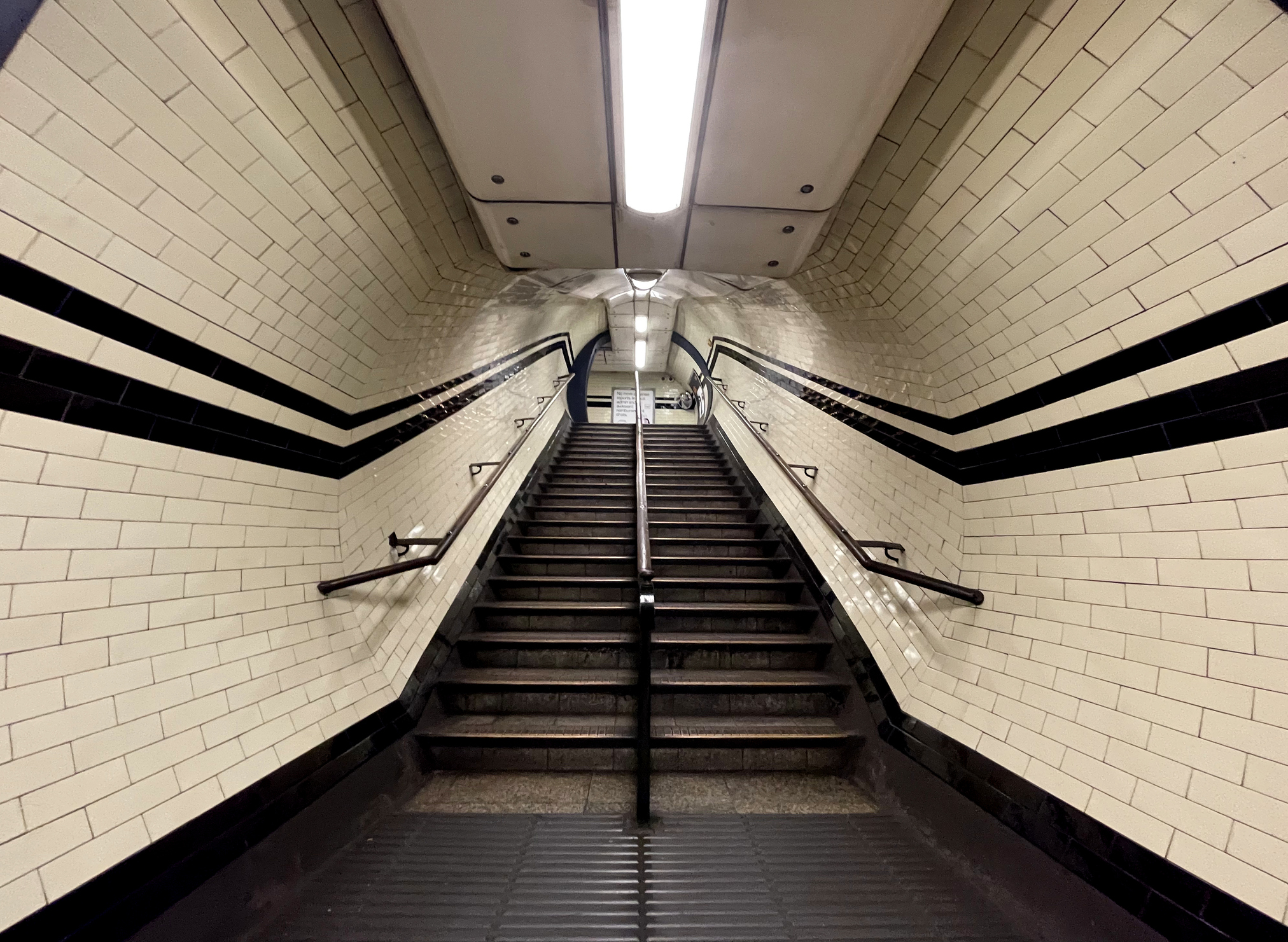 Strong UK savings culture – but persistent investment gap